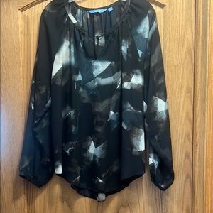 Black and White Graphic Long Sleeve Blouse